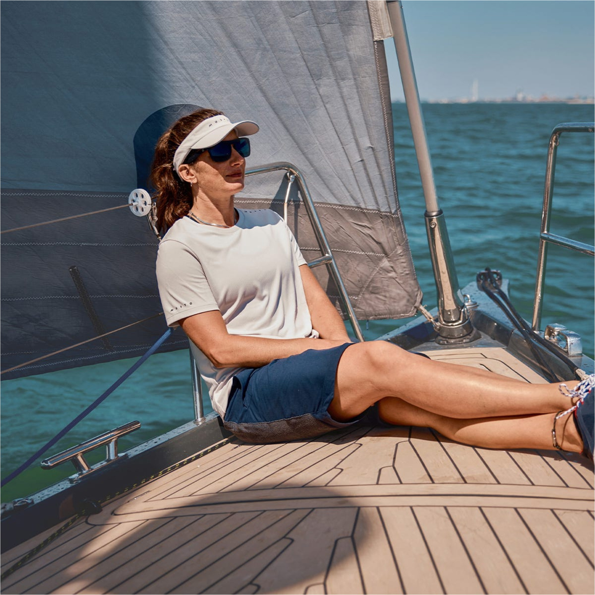 2026 Musto Frauen Evo Crew Sunblock Short Sleeve Tee 82444 - Platinum